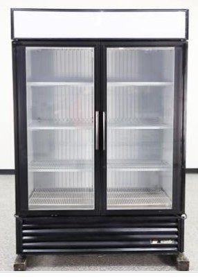 True GDM-49F-LD 54" 2 Glass Swing Door Merchandiser Freezer -high horsepower compressor and evaporator coil maintains a reduced moisture environment at -10°F temperatures. 